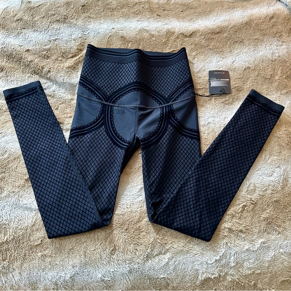 RARE Savage X Fenty Sport FX High-Waist Garter Black Caviar Leggings Size Medium